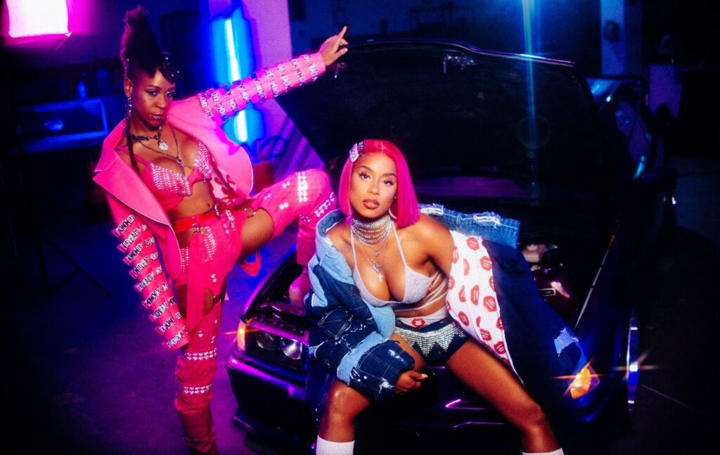 Rap Forte MC Rebecca e Karol Conka lançam clipe de "A Preta é Braba".