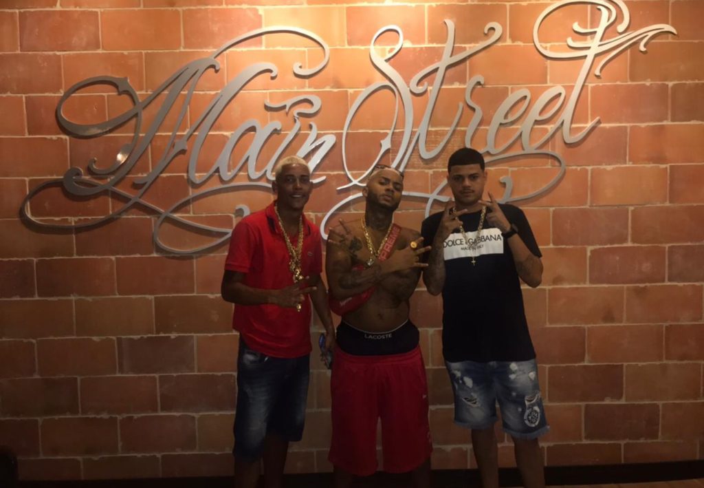 Rap Forte MC Poze do Rodo assina com a gravadora de Orochi.