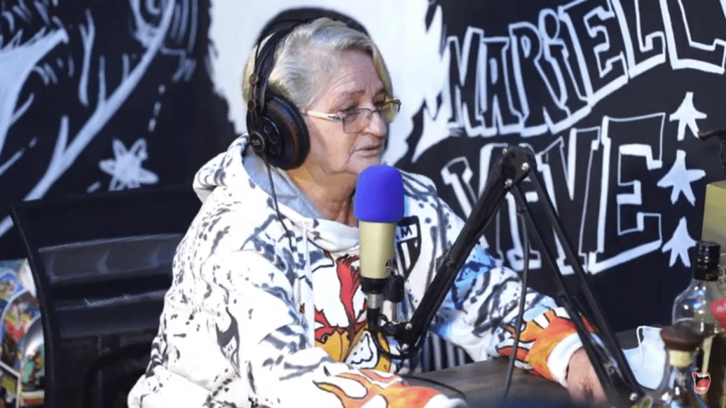 Rap Forte MC Salvador da Rima presenteia Vovó do Rap com pix de R$ 2 mil para seu aluguel