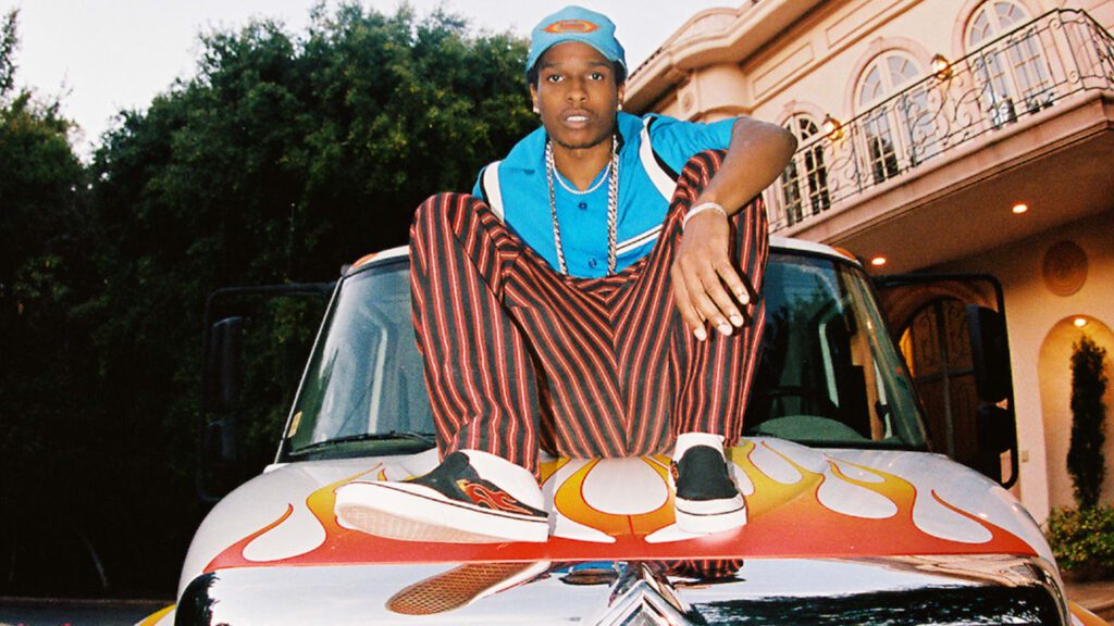 Rap Forte A$AP Rocky revela nova música em campanha da Pacsun