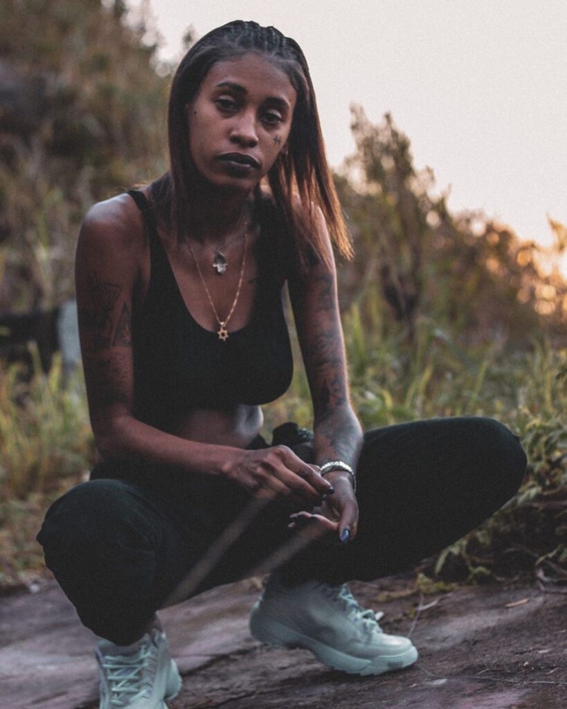 Rap Forte Grande aposta do trap carioca, Lis MC lança o vídeo clipe de 'Bad Bitch'.