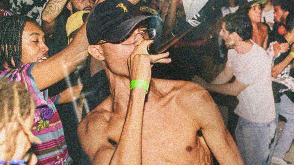 Rap Forte Review do álbum "40° .40", de SD9, alcança a nota 7.8 no site Pitchfork.