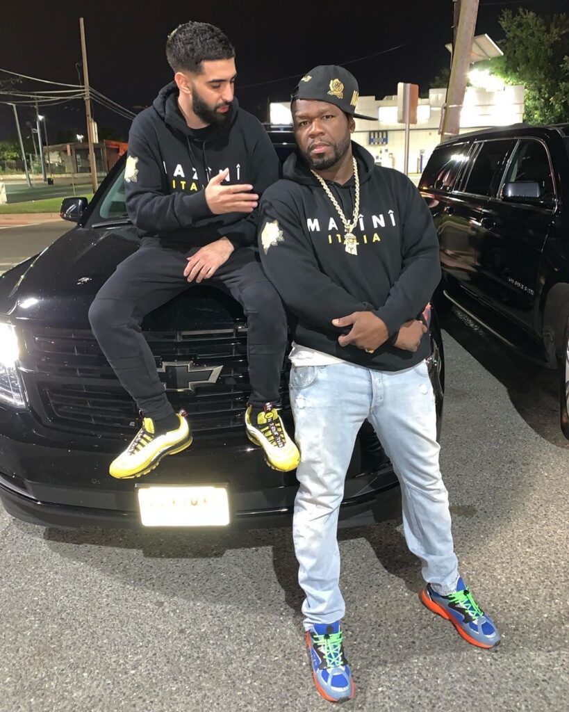 Rap Forte 50 Cent distribui novamente mais 30 mil dólares em loja do Burger King