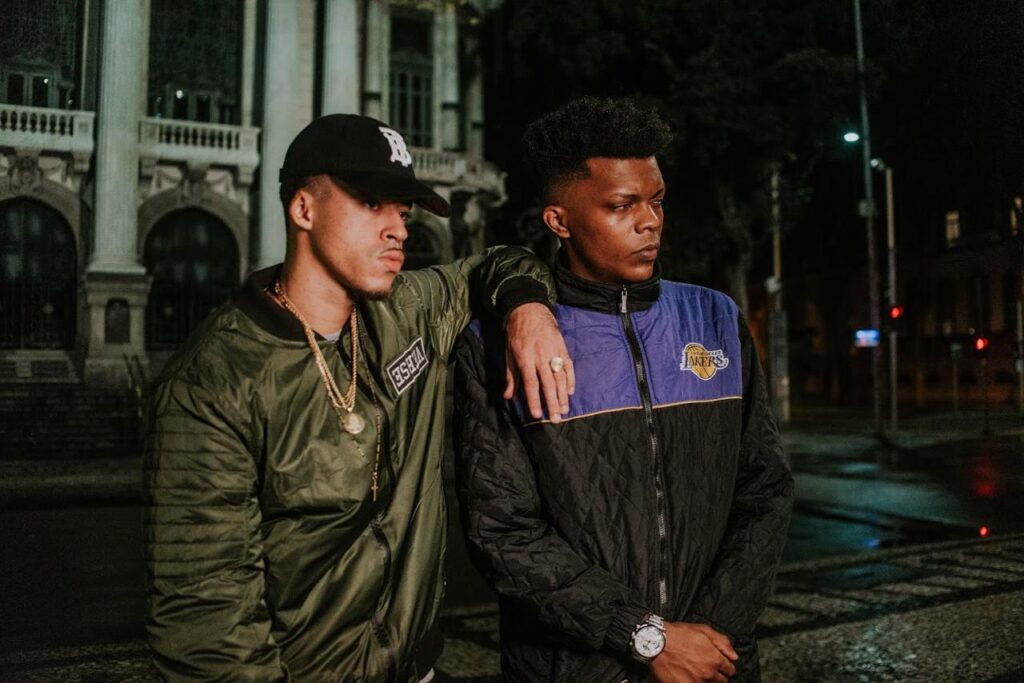 Rap Forte Depois da ótima impressão em "Racista e N1ke" Guiu se une a L7nnon em nova faixa.