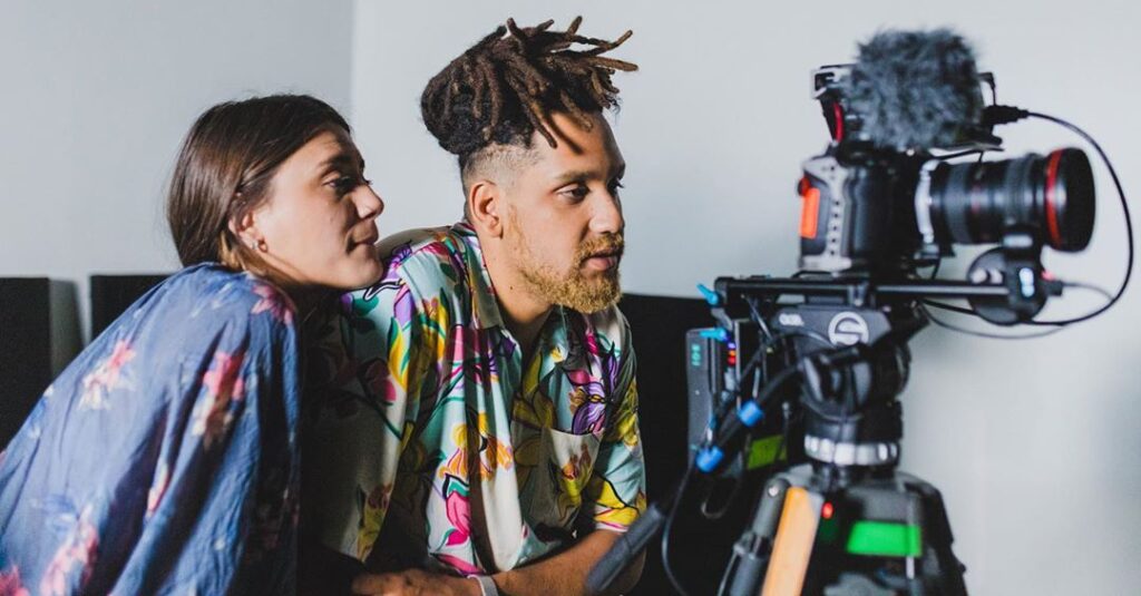 Rap Forte Saiba tudo sobre o plano de Froid tornar a Alaska a maior gravadora do braza.