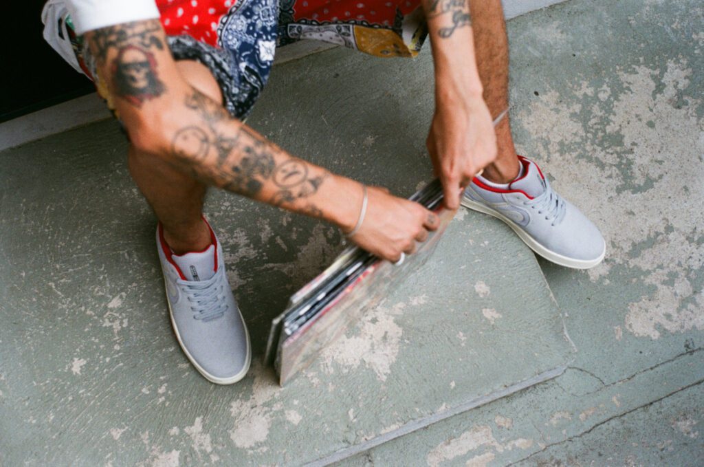 Rap Forte A marca ÖUS e o produtor COYOTE BEATZ lançam colaboração inédita.