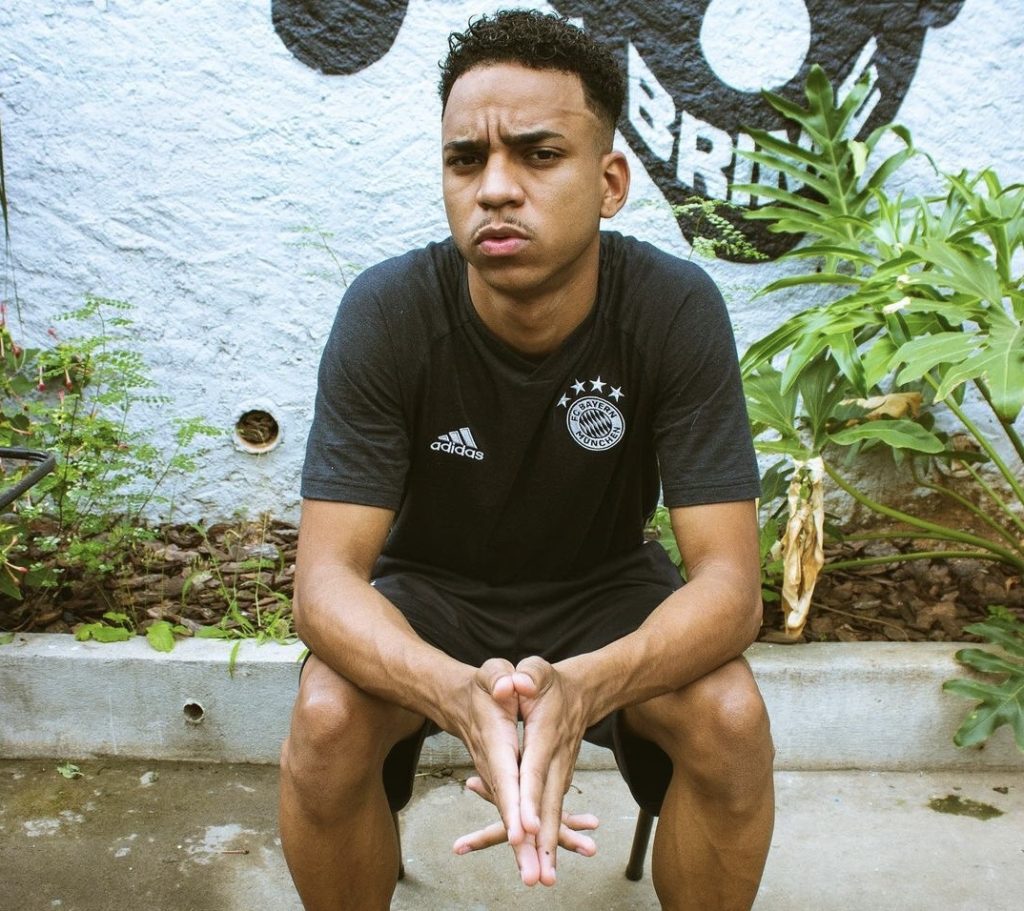 Rap Forte Kyan teve verso excluído da track "Do Lixo ao Luxo".