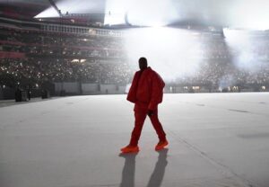 Rap Forte Kanye West anuncia segunda audição do álbum Donda