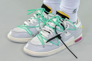 Rap Forte Detalhes do tênis nº 4 da Off-White X Dunk Low "THE 50"