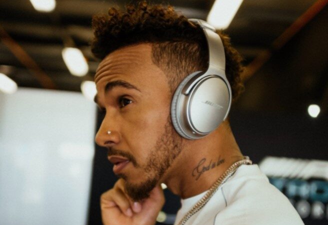 Rap Forte Lewis Hamilton monta home studio em passagem pelo Brasil