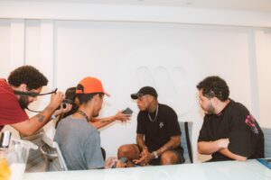 Rap Forte KayBlack é o novo reforço da Warner Music Brasil