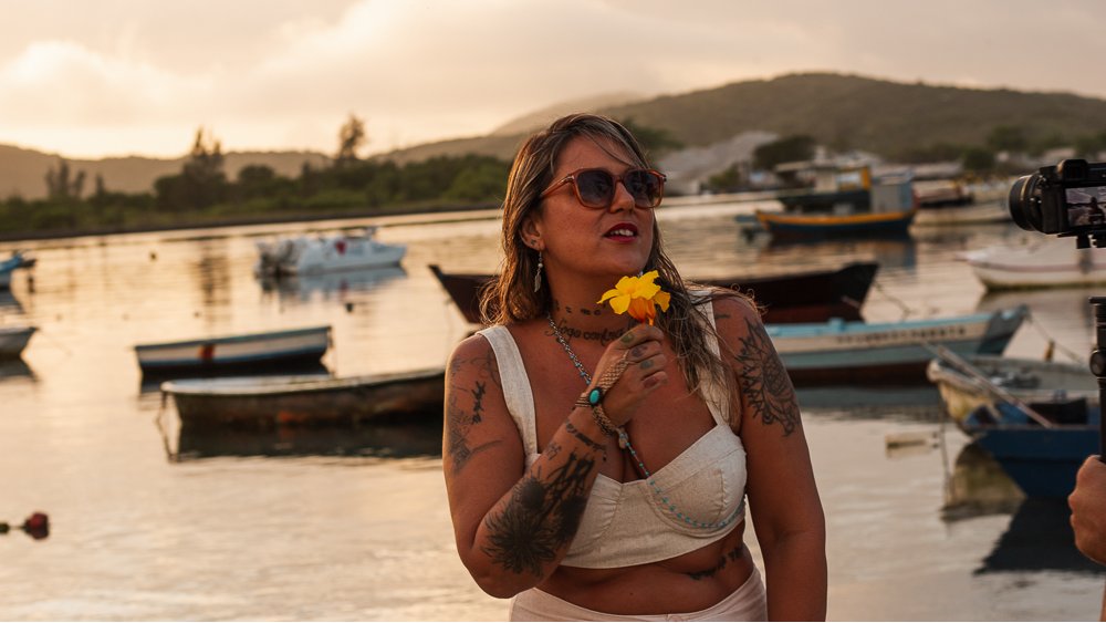 Rap Forte Taz Mureb estreia clipe "Flores no Mar", uma celebração à cultura e à espiritualidade de Iemanjá